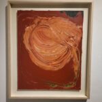 Kim Hye-eun Instagram - 아르브뤼 미술상. 발달장애 작가들의 그림.상을 받은 작가들의 전시가 궁금했다. 그들의 사고가 오히려 더 비장애인인 나보다 더 자유롭지 않을까? 어쩌면 내가 .우리가 장애와 비장애로 나누는 그 자체에 있어 교만과 독선과 편협을 증명하고 있을지도 모른다. 어쩌면 발달장애를 가진 이들이 욕망에 찌든 비장애인보다 더 자유로운 지혜와 겸손과 관대함을 가지고 있을지 모른단 생각을 해본다. 실제로 작품들은 잘모르는 내가 보기에 기존에 봐왔던 작품보다 더 순수하고 명료하며 자유로운 느낌이었다. 무엇보다 삶의 고통과 희망이 뚜렷하게 느껴져서 이게뭐지?하고 되묻던 기존의 전시회에서 갸우뚱 했던 시간이 줄어듦을 느낄수 있었다. 기획자인 국민일보 손영옥기자님의 발달장애작가 란 단어 대신 쓴 신경다양성작가 란 단어 가 너무나 좋다. 신경 (神經 ): ,신이 다니는 길 전시제목:신이 다니는 길,그 길 위의 목소리들 어쩜 이리 이쁜 생각을 하셨을까? 우리도 이 길 위를 같이 걷고 있지 않은가?♡ 한국실험미술의 대가이신 이건용작가의 후원을 받아 제정한 신경다양성 작가들의 축제, 국민일보 아르브뤼 미술상. 여러분도 신이 다니는 길 위의 목소리를 들어보시길 추천합니다.^^ #국민일보아르브뤼미술상 #이건용작가후원 #총괄기획손영옥 # 전시:KCDF 갤러리 (인사동).2월 26일까지