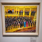 Kim Hye-eun Instagram - 아르브뤼 미술상. 발달장애 작가들의 그림.상을 받은 작가들의 전시가 궁금했다. 그들의 사고가 오히려 더 비장애인인 나보다 더 자유롭지 않을까? 어쩌면 내가 .우리가 장애와 비장애로 나누는 그 자체에 있어 교만과 독선과 편협을 증명하고 있을지도 모른다. 어쩌면 발달장애를 가진 이들이 욕망에 찌든 비장애인보다 더 자유로운 지혜와 겸손과 관대함을 가지고 있을지 모른단 생각을 해본다. 실제로 작품들은 잘모르는 내가 보기에 기존에 봐왔던 작품보다 더 순수하고 명료하며 자유로운 느낌이었다. 무엇보다 삶의 고통과 희망이 뚜렷하게 느껴져서 이게뭐지?하고 되묻던 기존의 전시회에서 갸우뚱 했던 시간이 줄어듦을 느낄수 있었다. 기획자인 국민일보 손영옥기자님의 발달장애작가 란 단어 대신 쓴 신경다양성작가 란 단어 가 너무나 좋다. 신경 (神經 ): ,신이 다니는 길 전시제목:신이 다니는 길,그 길 위의 목소리들 어쩜 이리 이쁜 생각을 하셨을까? 우리도 이 길 위를 같이 걷고 있지 않은가?♡ 한국실험미술의 대가이신 이건용작가의 후원을 받아 제정한 신경다양성 작가들의 축제, 국민일보 아르브뤼 미술상. 여러분도 신이 다니는 길 위의 목소리를 들어보시길 추천합니다.^^ #국민일보아르브뤼미술상 #이건용작가후원 #총괄기획손영옥 # 전시:KCDF 갤러리 (인사동).2월 26일까지
