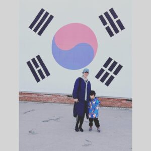 Kim Hyo-jin Instagram - 첫째가 찍어준 사진~ 오늘도 여기저기 다니며 열심히 놀았다~ #육퇴#에너지넘치는아들둘#엄마는넉다운#서대문형무소역사관🇰🇷