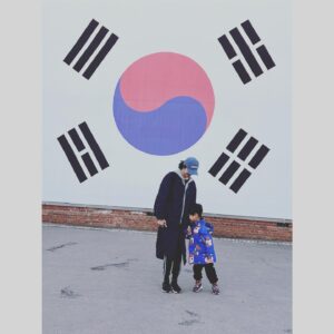 Kim Hyo-jin Instagram - 첫째가 찍어준 사진~ 오늘도 여기저기 다니며 열심히 놀았다~ #육퇴#에너지넘치는아들둘#엄마는넉다운#서대문형무소역사관🇰🇷