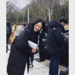 Kim Hyo-jin Instagram - 감독님과 촬영장에서~~~ 💕 #그리운모범현장#모범형사2