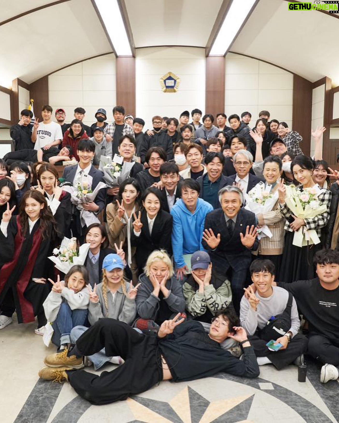 Kim Ji-eun Instagram - 그동안 ‘오랫동안 당신을 기다렸습니다’ 를 시청해주시고 고영주를 응원해 주셔서 감사합니다 ! 언제나 그렇듯 헤어지기 아쉽지만, 다음을 위해 각자의 위치에서 열심히 지내다가 우리 꼭 다시 만나요 ! ! 고맙고 즐거웠습니다 팀 오당기 ♥️