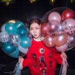 Kim Ji-eun Instagram - 브랜딩 인 성수동 촬영 끝 ! 함께해준 경은이 경석실장님 슬기 민진 주희 , 정우오빠 세하실장님 은우쌤 라임쌤 그리고 지우 가영 희경이 모두 고마웠습니다 ! 곧 만나요 !!!!!!!!! 👋🏻