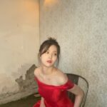 Kim Ji-eun Instagram - 레드 나언 ♥️