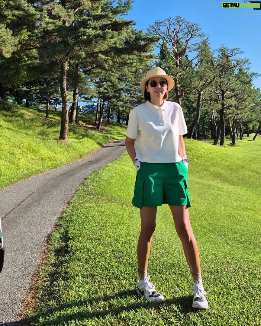 Kim Ji-hye Instagram - #김지혜카고반바지 드뎌 오픈 . 구름베스트 한번 더 오픈~~ . 진짜 ㅋㅋㅋ이여름 교복됩니다 ㅋㅋ . 평소에도 운동할때도 . 어디든~~편하게 . 주머니 디테일👍 넘 이쁘죠 . 편하게 입어요~~ . 10일 오전10시까지~~ . 주문후 제작~~ . 신중구매~~ . 키 169 몸무게56 sm입었어요~ . 좀 여유있게 나왔어요~~ . 편하게~~ . 구름베스트 함께 공구합니다~~