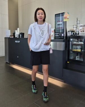 Kim Ji-hye Instagram - #김지혜카고반바지  드뎌 오픈
.
구름베스트~함께 공구공구
.
진짜 ㅋㅋㅋ이여름 교복됩니다 ㅋㅋ
.
평소에도 운동할때도
.
어디든~~편하게
.
주머니 디테일👍 넘 이쁘죠
.
편하게 입어요~~
.
10일 오전10시까지~~
.
주문후 제작~~
.
신중구매~~
.
 키 169 몸무게56  sm입었어요~
.
좀 여유있게 나왔어요~~
.
편하게~~
.
구름베스트  함께 공구합니다~~