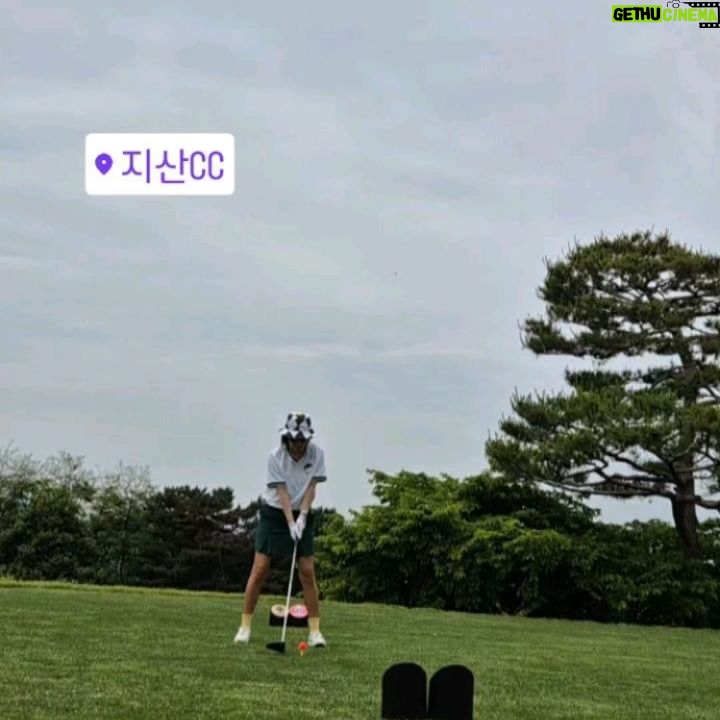 Kim Ji-hye Instagram - 내사랑 #지산cc . 모든게...조금씩...부족했던 필드 . 토크가 안됨 ㅜㅜ 힝 . 다시 레슨 . 낼부터 더 열심히 연습하자 ㅋㅋㅋ . 😆계속 연습 .