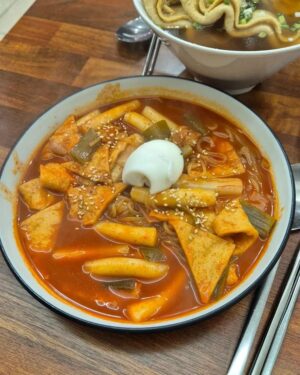 Kim Ji-hye Instagram - 김포공항 #쇼골프 연습장... 하루가...길다...