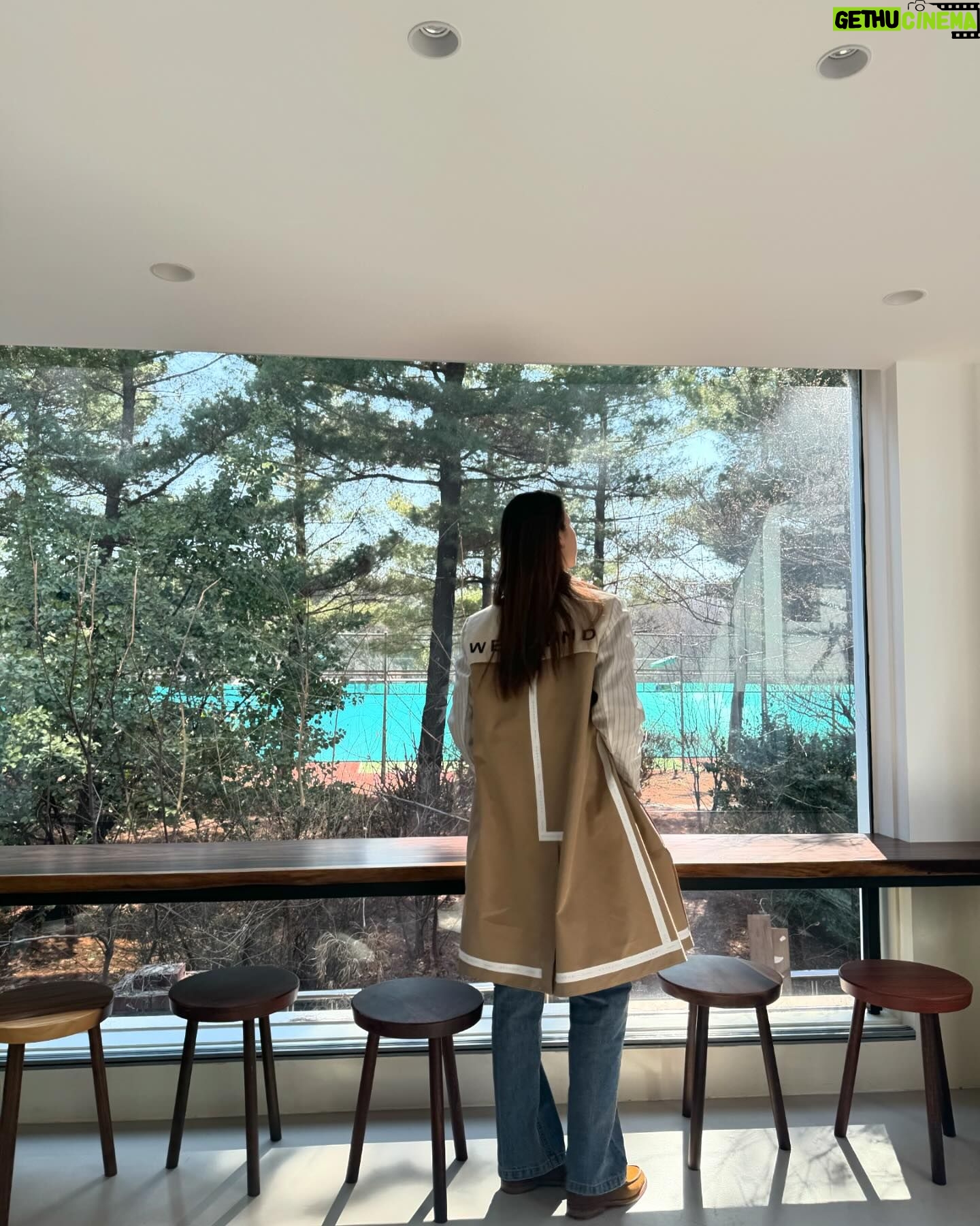 Kim Jin-kyung Instagram - 트렌치 코트 입을 날씨가 왔네 🤎🧥🤎 #제품협찬