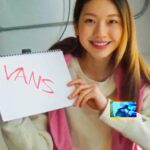Kim Jin-kyung Instagram - 과거의 Style73 실루엣을 복각하여 현대적으로 계승한 반스의 ‘스포츠 로우와 함께 봄을 맞이 해 봄 🌸💕👟