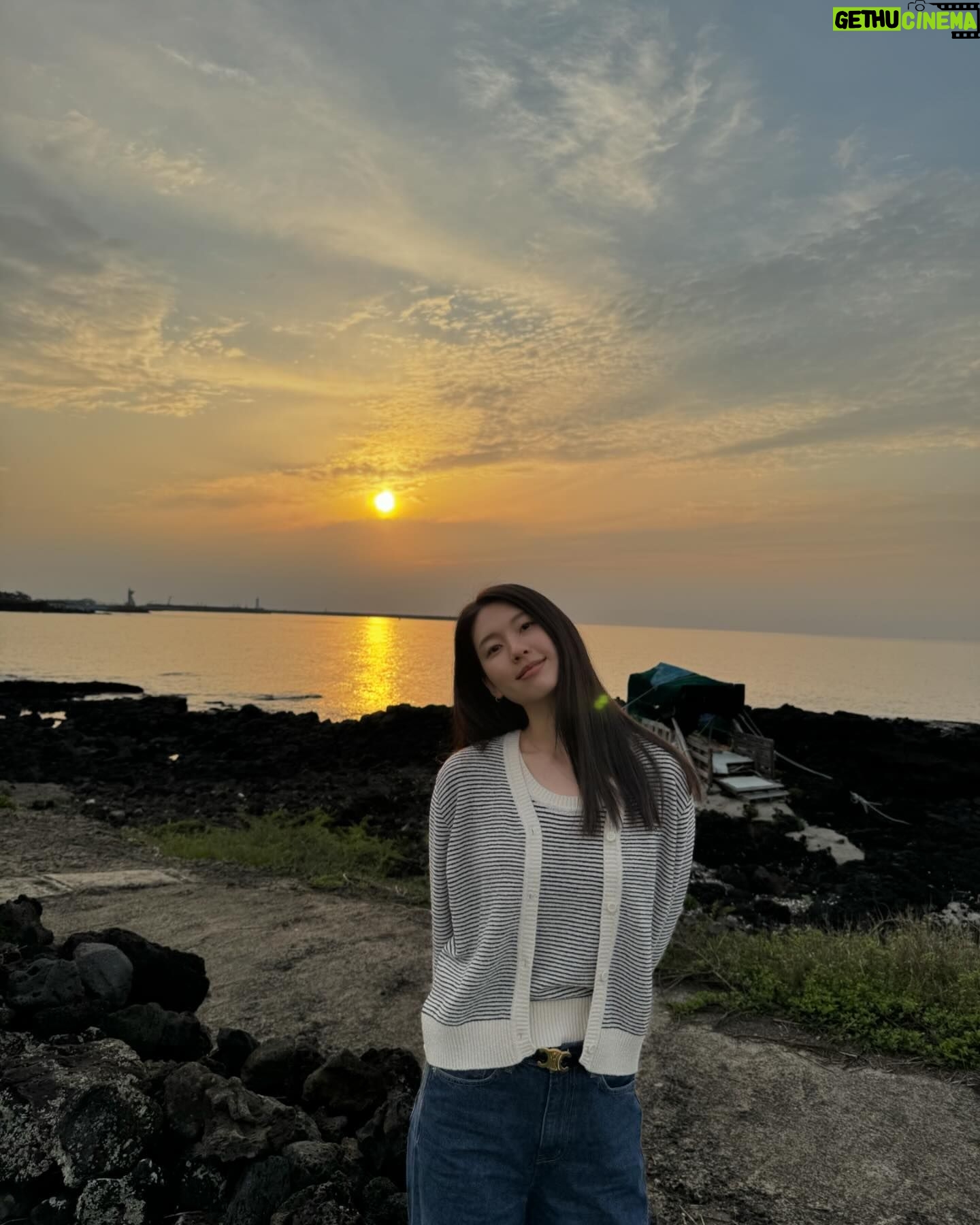 Kim Jin-kyung Instagram - 비오기 전에 탈출하라 우당탕탕 제주🏝️