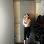 Kim Jin-kyung Instagram - 공간도 예쁘고, 선생님도 예쁜 @positivehotel_official 에서 축구로 뭉친 근육도 풀고(비명을 많이 질렀지만😵), 몸과 마음까지 힐링해서 너무 좋았던 오늘 ☺️🧘🏻‍♀️🌿💚