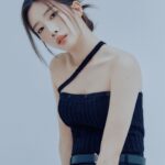 Kim Jung-eun Instagram - 만우절 거짓말 아니고 진짜 1년임
