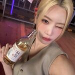 Kim Jung-eun Instagram - 𝑪𝒉𝒊𝒍𝒔𝒖𝒏𝒈 𝑿 𝑨𝑹𝑻𝑴𝑺🍸