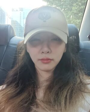 Kim Min-ah Instagram - 근황보고🙇🏻‍♀️ 문안인사드립니다.