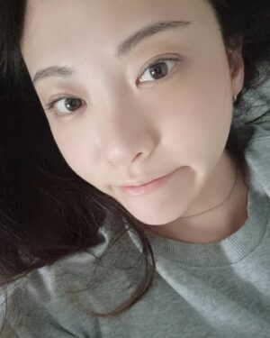 Kim Min-ah Instagram - 근황보고🙇🏻‍♀️ 문안인사드립니다.