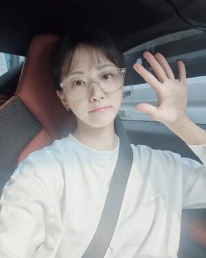 Kim Min-ah Instagram - 근황보고🙇🏻‍♀️ 문안인사드립니다.
