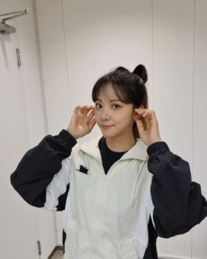 Kim Min-ah Instagram - 근황보고🙇🏻‍♀️ 문안인사드립니다.