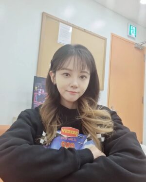 Kim Min-ah Instagram - 근황보고🙇🏻‍♀️ 문안인사드립니다.