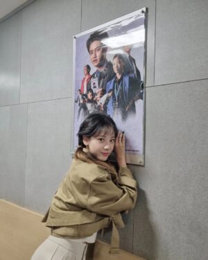 Kim Min-ah Instagram - K 대기실에 내 최애 배우가 똬악 @se.22 
#배우님차기작오매불망