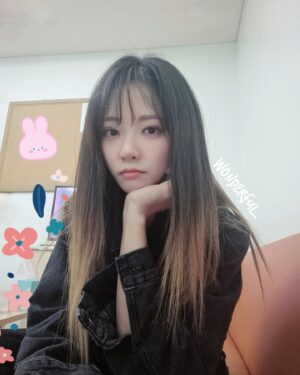 Kim Min-ah Instagram - 헌진스 억텐션~(아닌데!!! 즐거운데!!!!