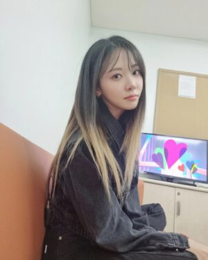 Kim Min-ah Instagram - 헌진스 억텐션~(아닌데!!! 즐거운데!!!!