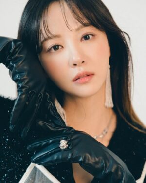Kim Min-ah Instagram - 아마추언데 프로처럼 만들어주셨오..🥰
@moodyrob.studio 
@moodyr.o8
@imyme_favorite_ 
@c_room__