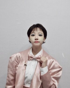 Kim Min-ah Instagram - 아무리봐도 좀 생겼단 말야
#시집올래