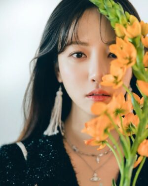 Kim Min-ah Instagram - 아마추언데 프로처럼 만들어주셨오..🥰
@moodyrob.studio 
@moodyr.o8
@imyme_favorite_ 
@c_room__