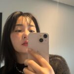 Kim Min-ha Instagram - Me in the mirror