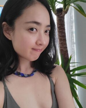 Kim Min-jung Instagram - .
주어진 귀한 삶을 음미하는중. 🌿
끊임없이. 끊임없이. 갈고닦는중.🌱
너무 뜨겁지도 ,
너무 차갑지도 않게 ,
'적당한 온도' 를 찾고있어요.🕵🏻‍♀️