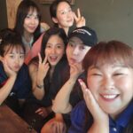 Kim Min-kyoung Instagram – 올해 생일도 너무 큰 사랑 받았어요~
이거 다 보답하고 살께요~~
난 너무 행복한 사람이란걸 또 한번 느끼게 해준 내생일~
선물도 너무 많이 받고 축하도 많이 받고~~ 아~~ 배부르다^^
최고로 행복하단 얘깁니다~~♡♡
내년을 또 기다리며~~ ㅎㅎ