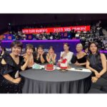 Kim Min-kyoung Instagram - 2023 SBS연예대상 ♡ 내 생애 처음 가본 SBS연예대상! 꿈만같은 하루를 보냈다~ 내가 이무대위에 올라가 상을 받게 되다니..ㅜㅜ 처음 웃찾사로 시작한 내 개그인생~ 여기에 얼마나 가고 싶었는데ㅜㅜ 골때녀 덕분에 내 꿈을 이루었다 골때녀 오래했다고 상까지 챙겨주시고 담에 SBS딸이 되어보까? ㅎㅎ 뒤에서 묵묵히 챙겨준 우리 제작진분들~ 감독님들~ 선수들~~ 그리고 항상 옆에서 골때녀를 더 재미있게 만들어주는 수근선배,성재오빠~~ 우리의 영원한 시청자구단주님들~~~~ 모두모두 사랑합니다♡ 아참!!!! 제대로된 독사진 하나 못찍었네ㅜㅜ 이날 날 이쁘게 만들어준 고생한 코코미카의 성익이 정민이 스타일리스트 지영이 지현이 매니져 상옥씨~ 민휘아트쥬얼리 재인대표님~~ 다들 감사합니다~~ ❤️
