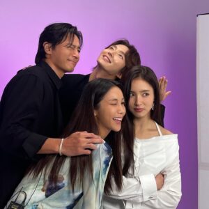Kim Ok-vin Instagram - 엄청난 사진이 찍혔다.
탄야니르하 뽀뽀~😘
아스달은 우리끼리 가져요 🤣

 #아라문의검