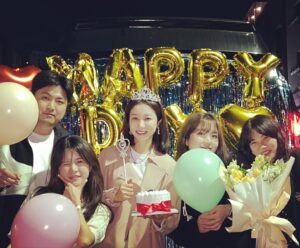 Kim Ok-vin Instagram - #연애대전 ,#lovetohateyou 
김정권감독님, 최윤만촬감님,  모든스태프분들 , 배우님, 고생많으셨어요 꼭 다시 만나요. 예쁘게 만들어준 미미,예지,정민이,유영이, 민지, 박후지, 박선희 실장님, 우리하늘이,  고생많았어요, 사랑해❤️

@kim_jeong_kwon 
@__soonsoo.mimi 
@soonsoo_minbeauty
@parkhooji