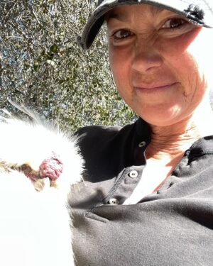 Kim Rhodes Instagram - Spicy Chicken Nugget is so overwhelmed by your generosity, he’s forgotten to attack me today! Thank you, everyone for your gifts to @stathorsesanctuary. You’re food for my heart. 💖