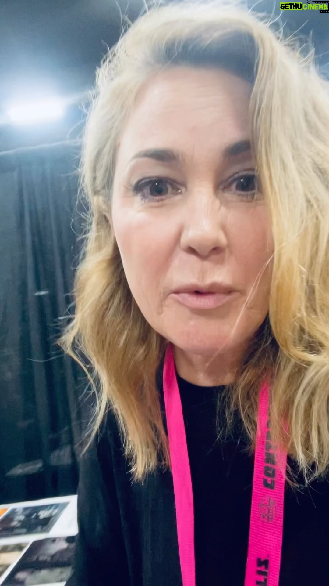 Kim Rhodes Instagram - Hey! You! Come get a hug! @contropolis.pa is happening right now!