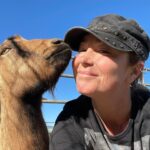 Kim Rhodes Instagram - I HAVE A NEW (volunteer) JOB!!! A series from my first day.