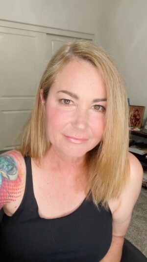 Kim Rhodes Instagram - Also… come watch me fangirl. Hard. So hard. https://www.basingstokecomiccon.com/guests/kim-rhodes/