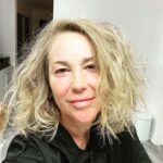 Kim Rhodes Instagram - Volume that only happens when you put your hair up so the goats won’t eat it but somehow they still manage. FOLLOW ME FOR MORE BEAUTY TIPS!