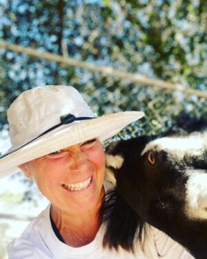 Kim Rhodes Instagram - I’m on strike. I personally have experienced most of the reasons we are on strike. It feels both stabby, and like a…. party? Huh. @shopstands , wanna Thing with me? (I was trying for a menacing farm selfie but Greg won’t leave me alone.)