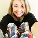 Kim Rhodes Instagram - Welp, I finally met #davidtennant. I was wearing these pants by @thelegginglass. I was awkward. I was weird. I REGRET NOTHING! I am now having a happy-cry in the stairway. @basingstokecomiccon thank you.