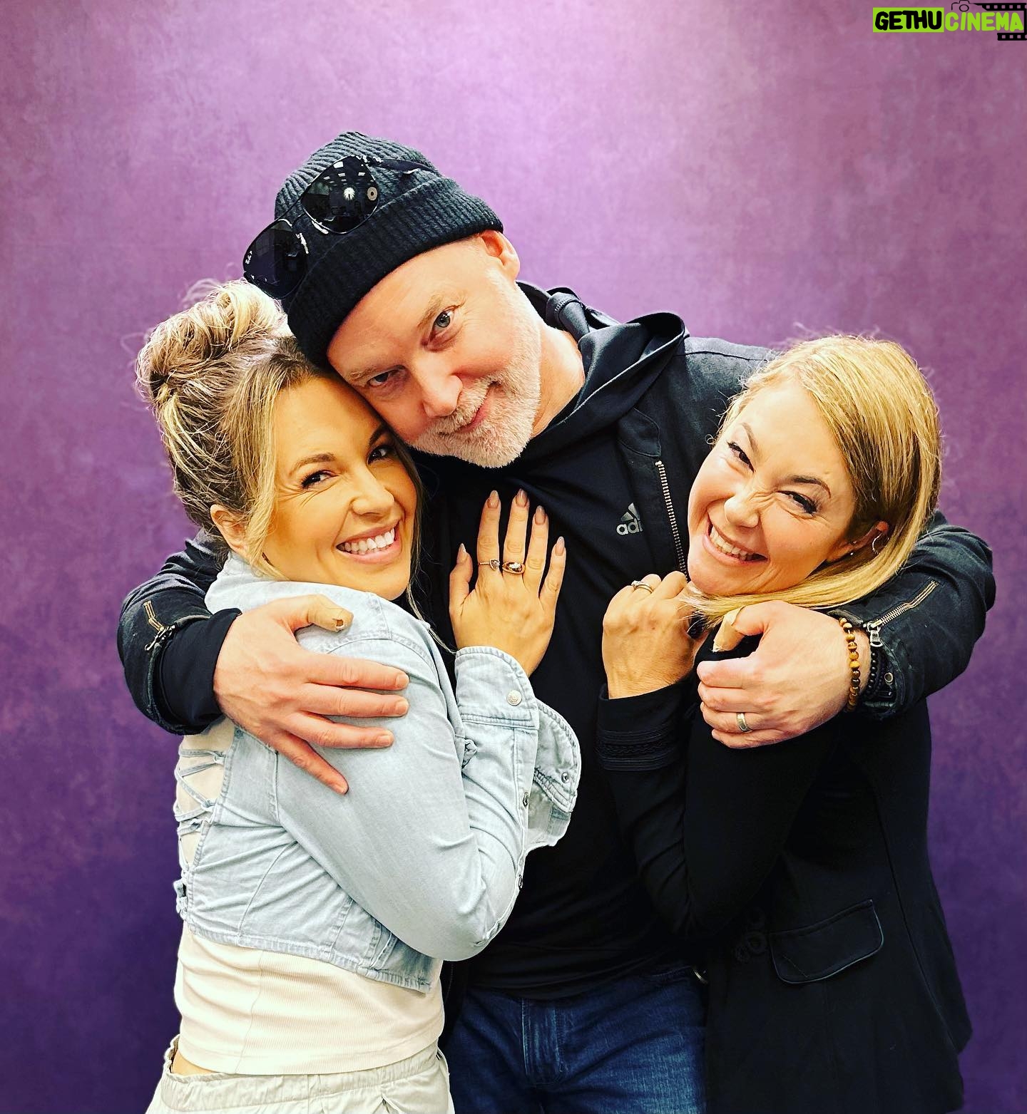 Kim Rhodes - 5K Likes - The #WaywardPodcast is going to have a charming, talented, thoughtful and articulate guest for in NJ. @chrisschmelke ! Fortunately, @officialbrianab and I will be there to balance things out. Friday before Karaoke! Tickets still available. (Discount til tomorrow.) https://www.creationent.com/cal/ce_nj/index.htm