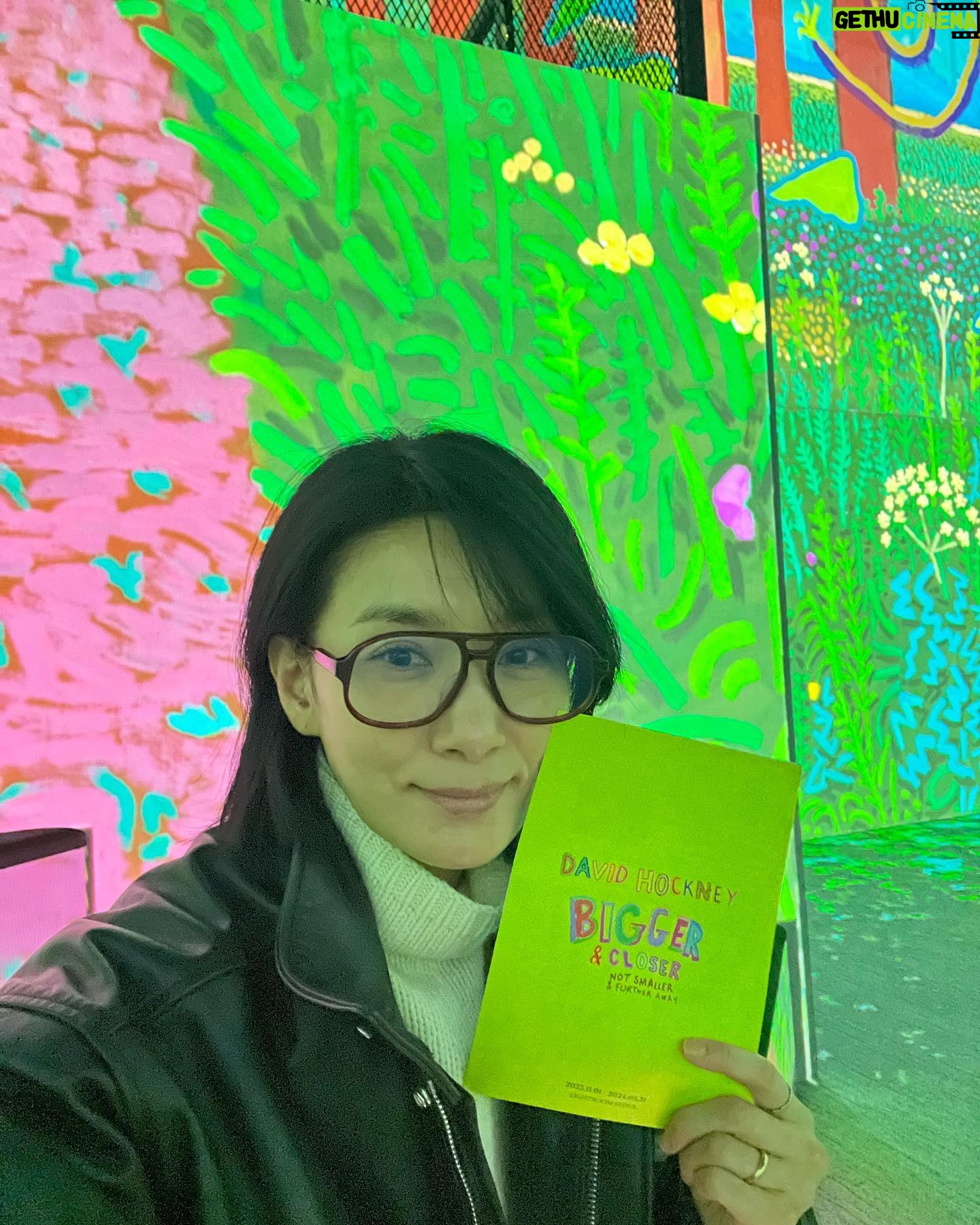 Kim Seo-hyung Instagram - 데이비드 호크니 “나는 그림을 그려야 한다. 항상 그림을 그리고 싶었다. 아주 꼬마일 때부터 언제나 그림을 그리고 싶었다. 그림이야말로 나의 천직이라고 생각하면서 60년 동안 계속했다. 지금도 변함없다. 나는 이 일이 아직도 흫미롭다.”