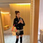 Kim So-ra Instagram - • 싹둑✂️ 어마어마하게 길던 머리를 잘랐어요! 요즘은 염색했던 머리도 기부할 수 있더라구요👍 어린 암 환자들을 위한 머리카락 나눔활동 #어머나운동본부 #어머나운동본부모발기증
