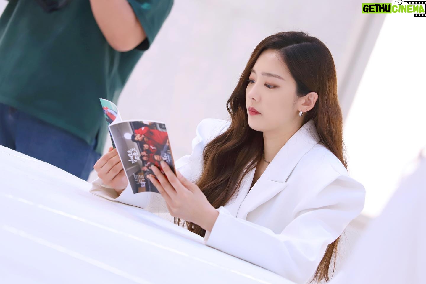 Kim So-ra - 50.8K Likes - •
오늘밤도 경이로운소문2
#경이로운소문2