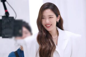 Kim So-ra Instagram - •
오늘밤도 경이로운소문2

#경이로운소문2