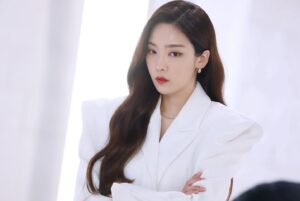 Kim So-ra Instagram - •
오늘밤도 경이로운소문2

#경이로운소문2