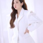Kim So-ra Instagram - • 단벌신사 기란이 🤗 #경이로운소문2