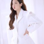 Kim So-ra Instagram - • 단벌신사 기란이 🤗 #경이로운소문2